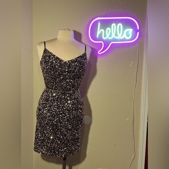 Ashley Lauren -Sequins Cocktail Dress- Euphoria/NYE DRESS - Picture 1 of 9
